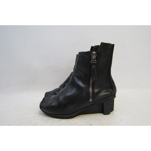 Trippen Womens Size 6.5 M Black Leather Zip Ankle Fashion Boots Booties